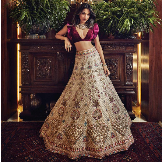 Timeless Indian Fashion Looks in Bollywood