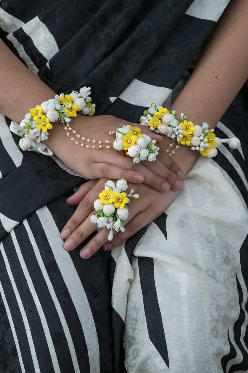 || ASHI || Yellow & White Floral Jewellery Set