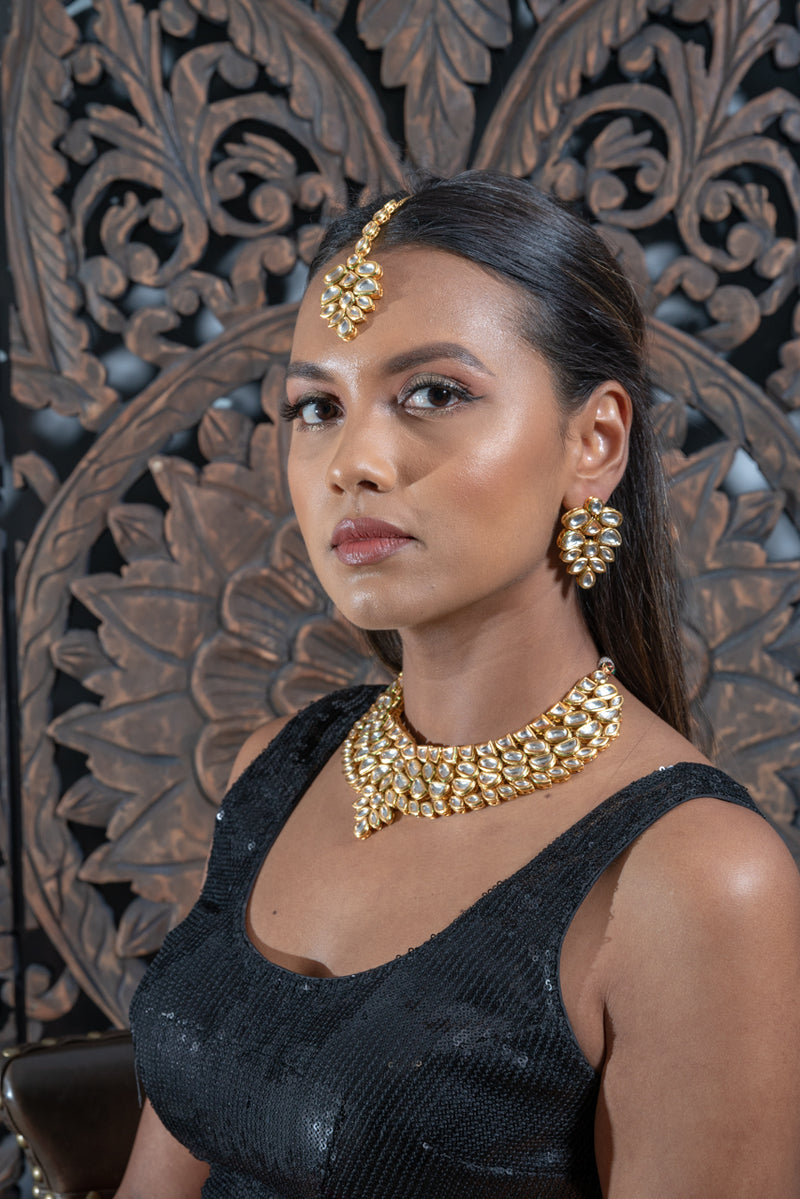|| MARI || Kundan Necklace with Earrings & Tikka
