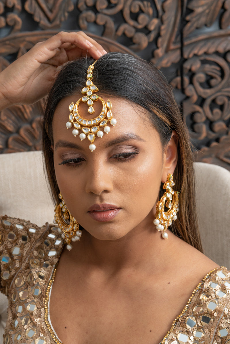 Kundan Gold Earrings & Tikka Set with Pearls