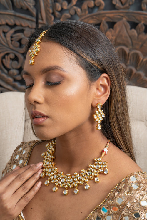 || DIL || Yellow Gold Kundan Necklace with Earrings & Tikka Set