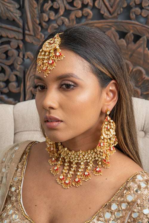 || YAADIEN || Yellow Gold Kundan Necklace with Earrings Set