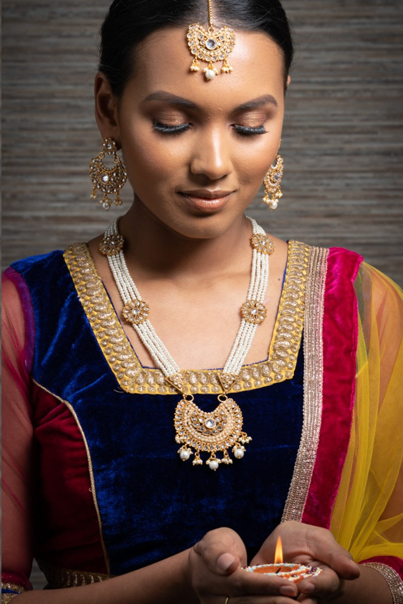 || VITI || Indian Long Necklace with Earrings & Tikka