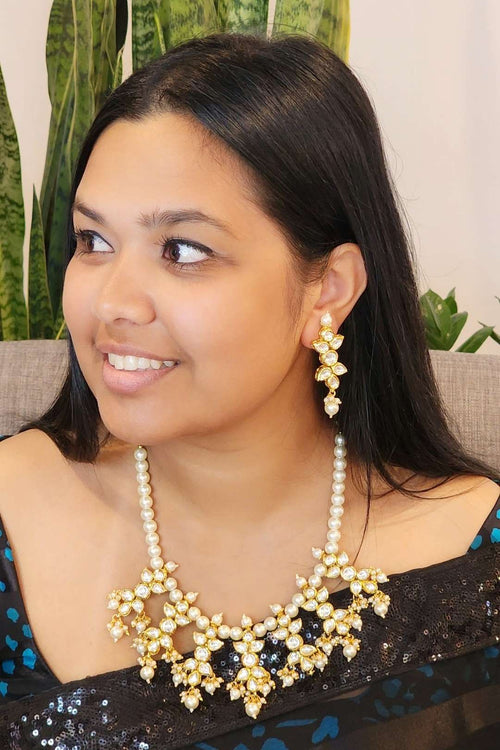 || NAWZ || Kundan Necklace with Earrings Set