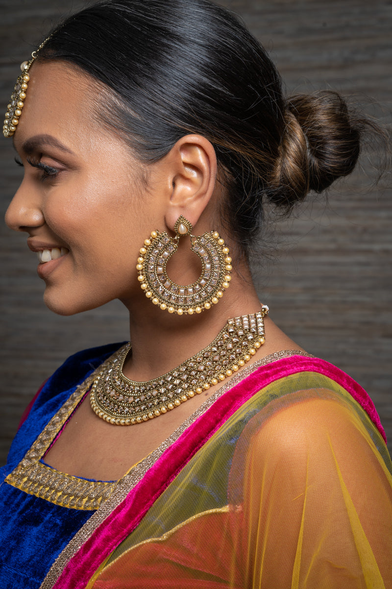 || PRI || Round Gold Indian Necklace, Earrings & Tikka